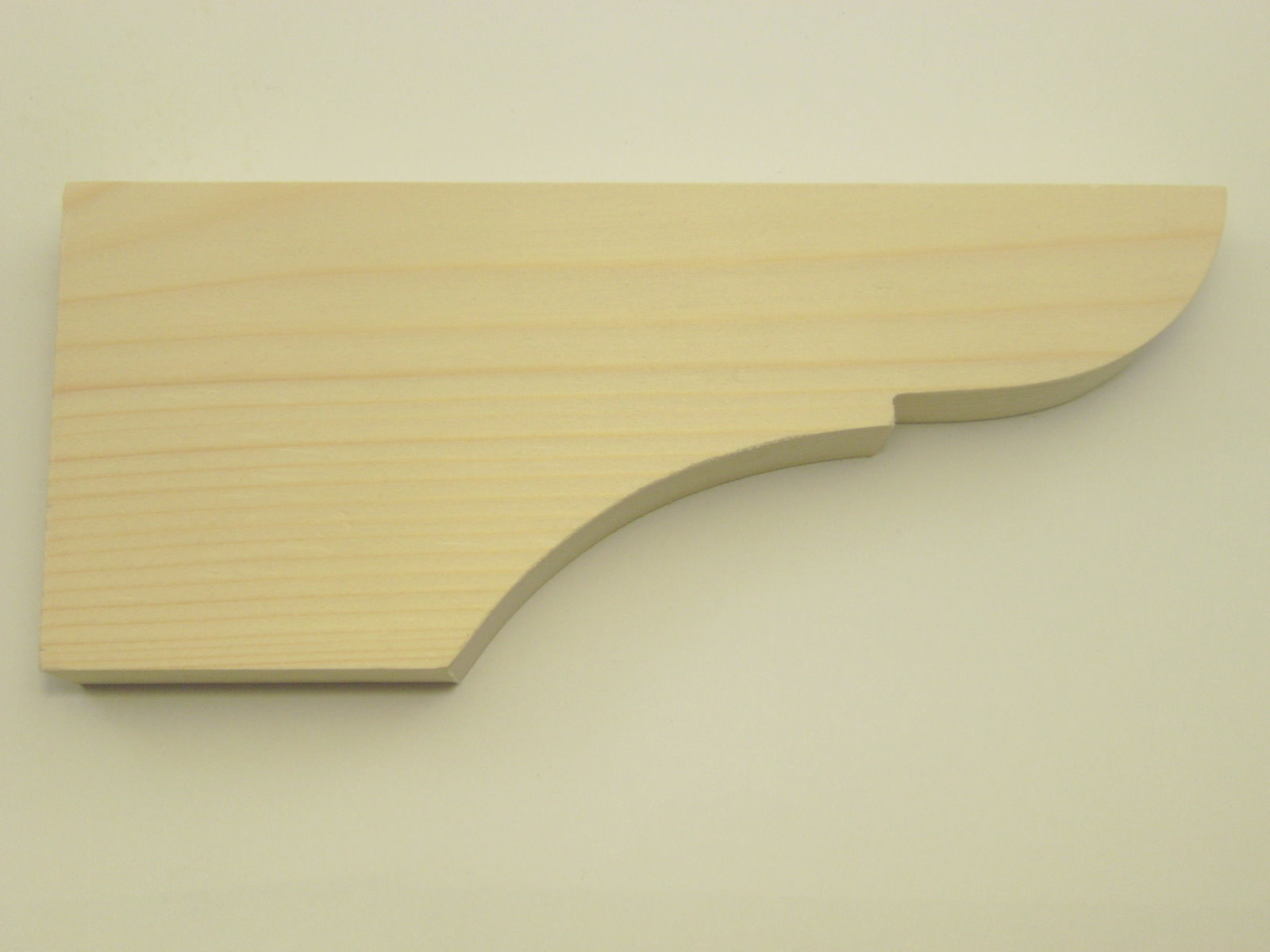 Brettfuss Art. 6057   Tanne, 1 Teil. Maße: 220*90mm, 30mm dick