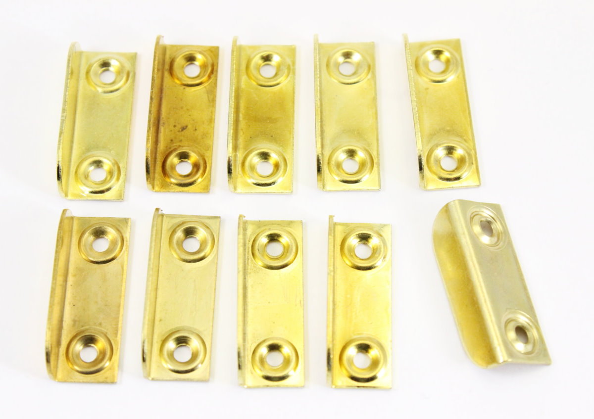 Schließblech vermessingt für Möbel ca.12x32 mm, Art 5514 -1 Stück