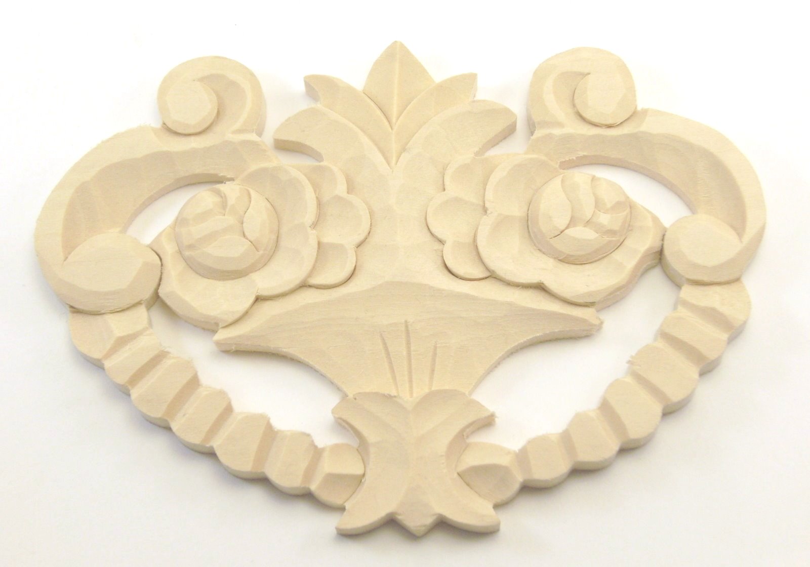Geschnitzte Auflage Art. 65022   Maße: 140*100 mm, 8 mm dick,  Linde