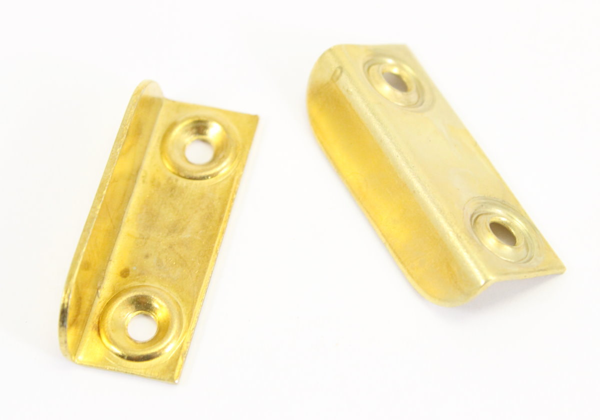 Schließblech vermessingt für Möbel ca.12x32 mm, Art 5514 -1 Stück